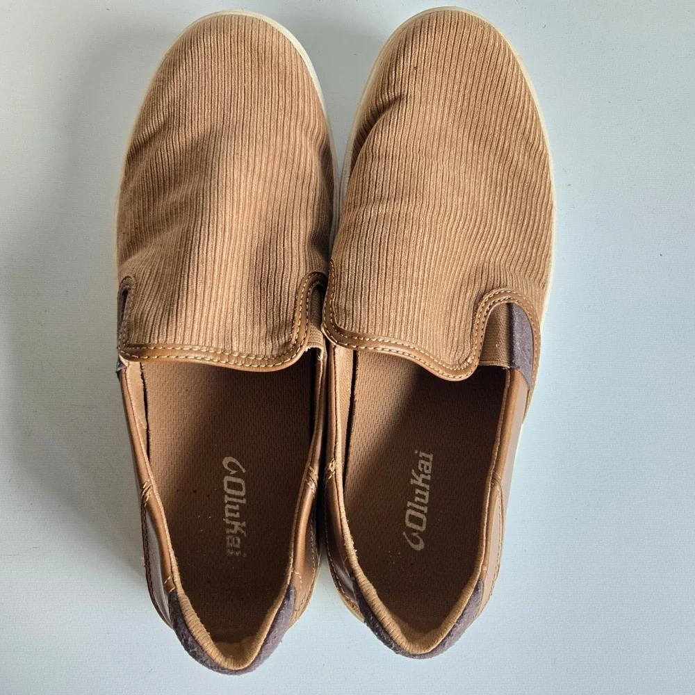 OluKai Lae'ahi Kapa Mens 10.5 Tan Brown Corduroy Leather Slip On Sneakers 10446